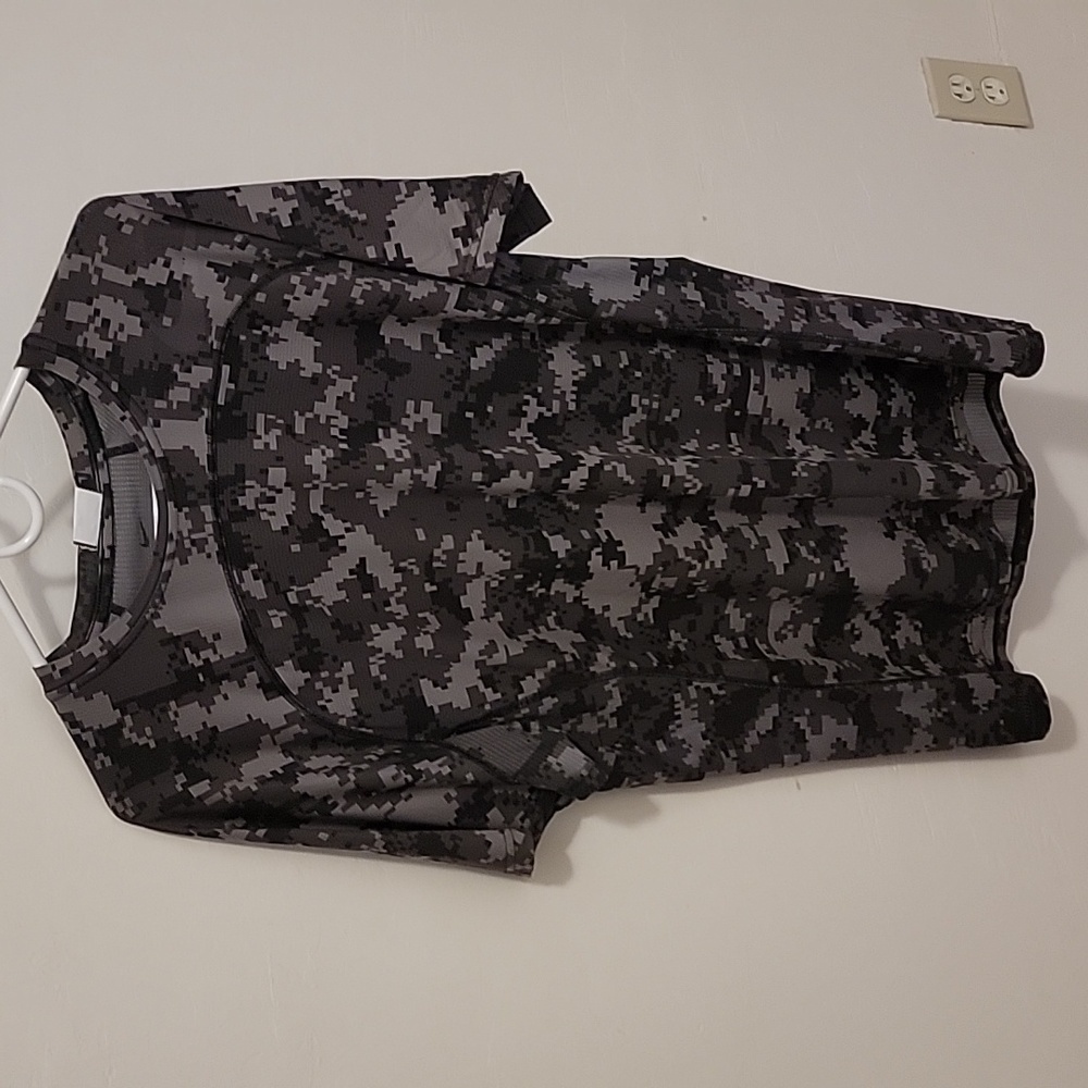 Large Nike pro camo t-shirt moisture wicking New
